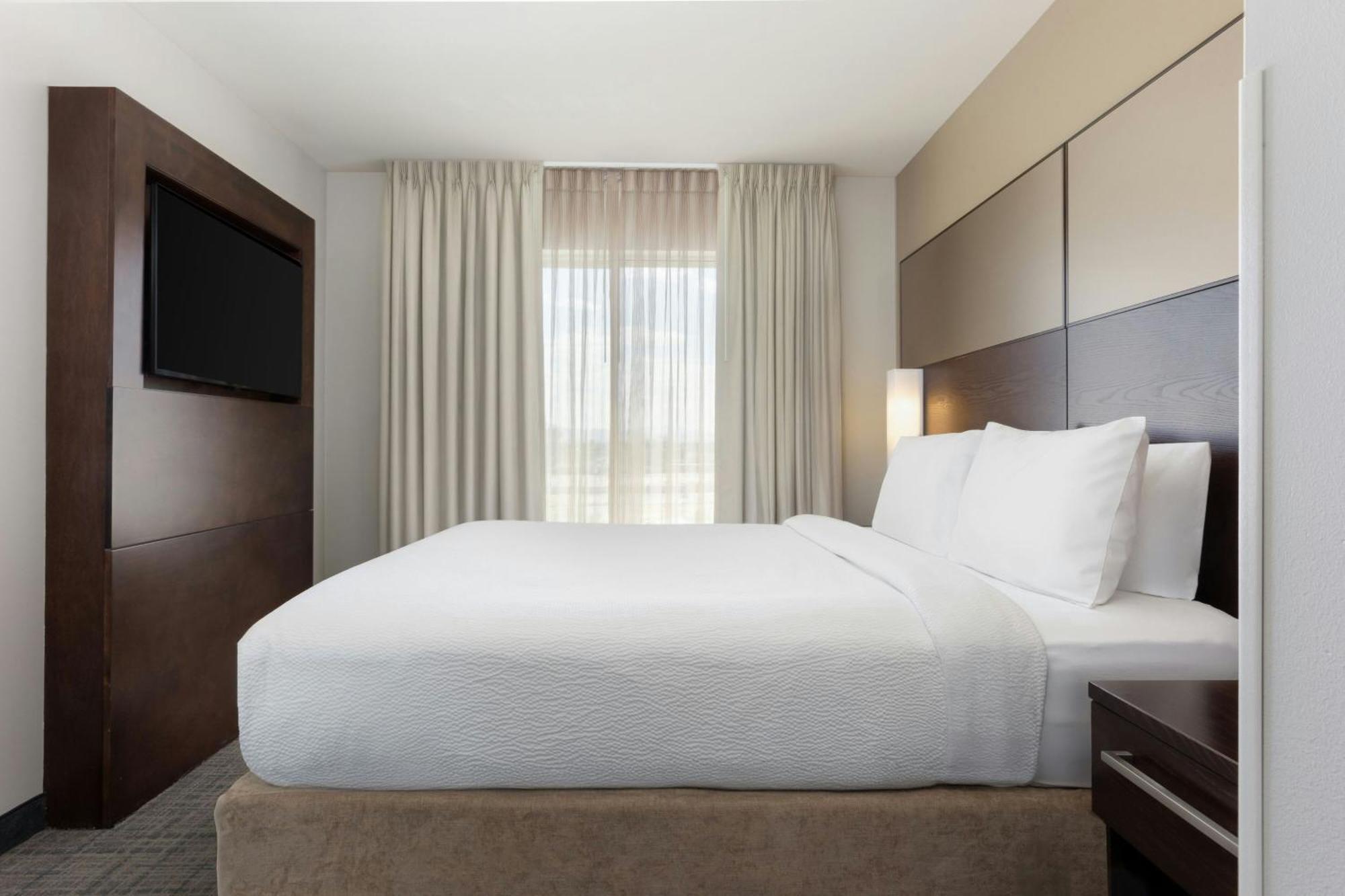 By Marriott Park Hotel 3*