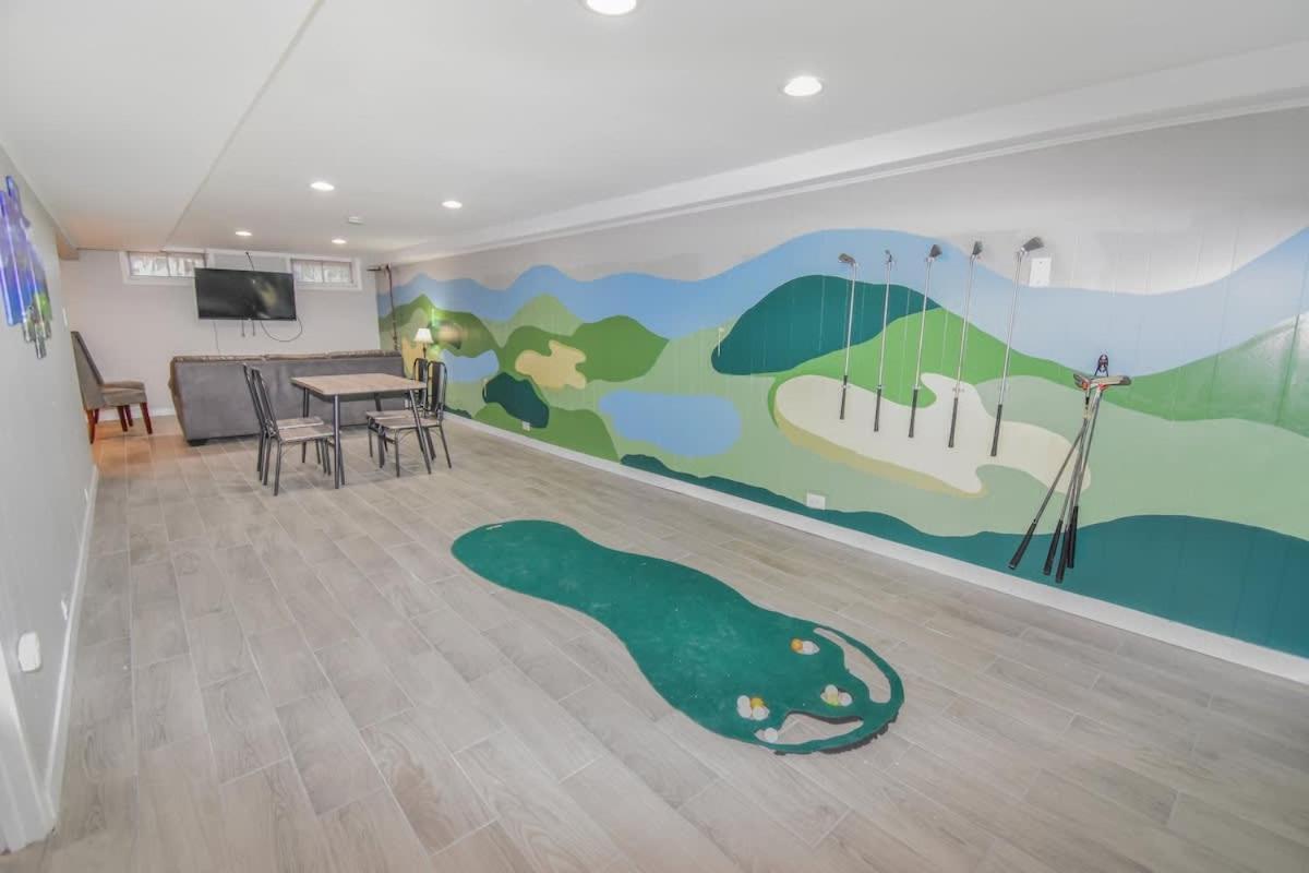 Holiday home Family With Large Yard & Golf Theme Near Rail Denver