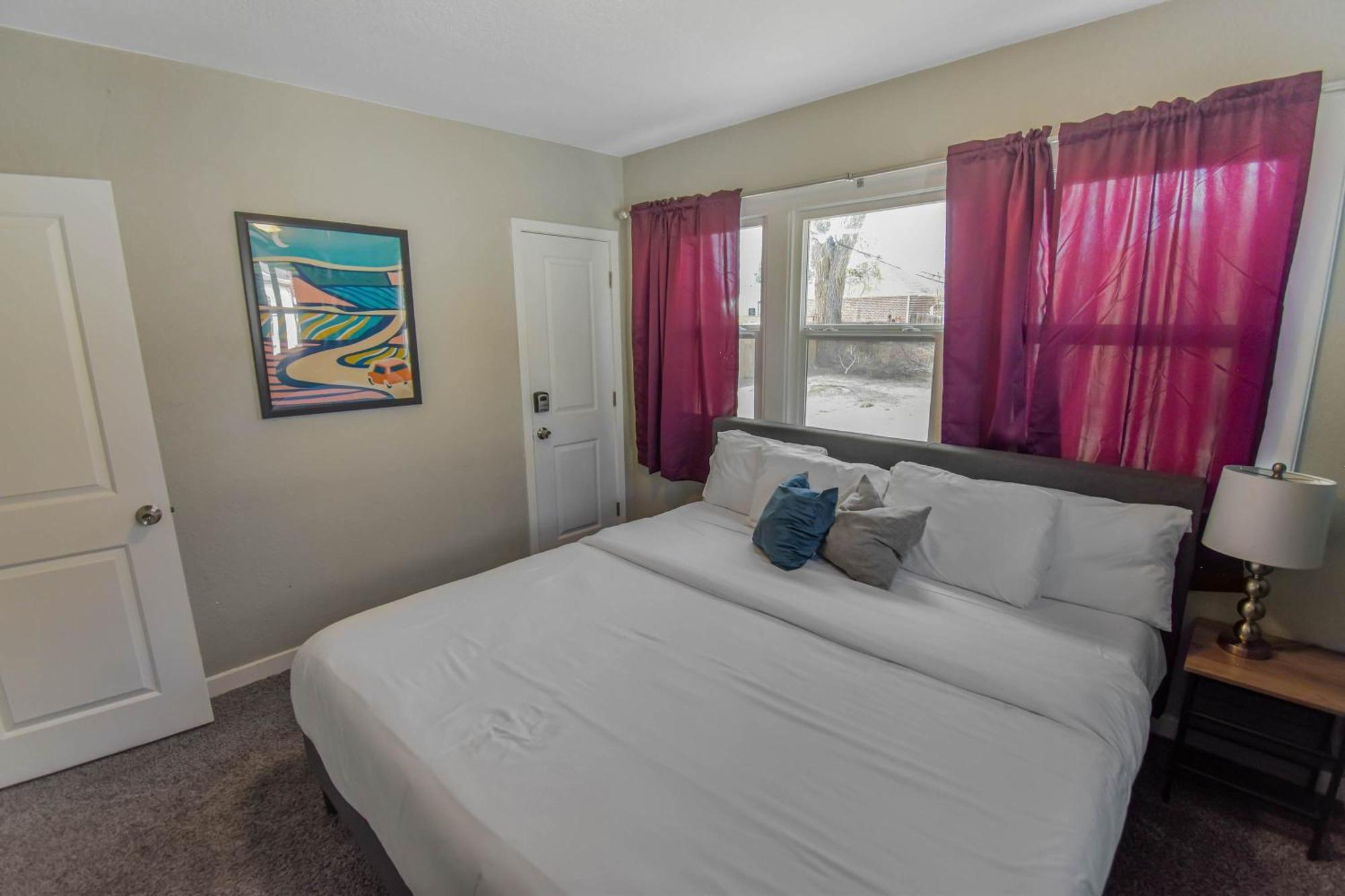 Cozy Upper Unit Great For Family Visiting Zoo Medica Campus And Downtown Holiday home *