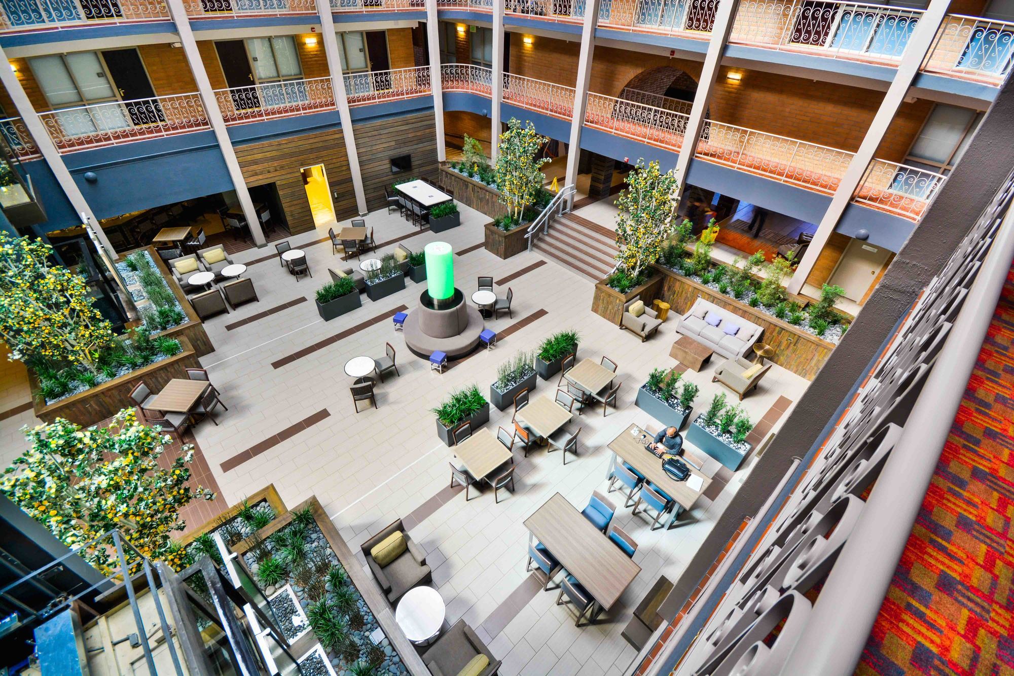 Hotel Embassy By Hilton Park 4*