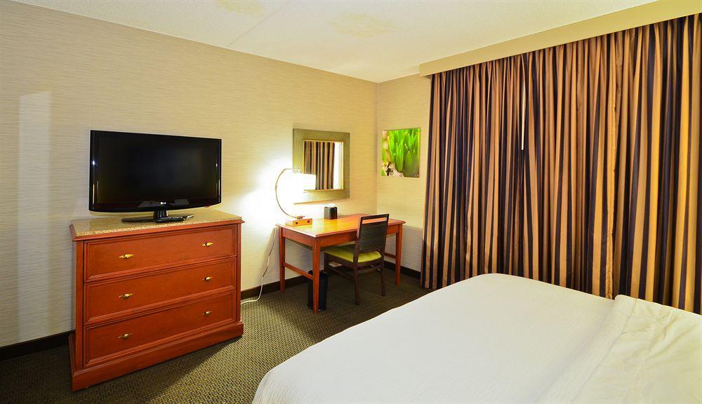Hotel Embassy By Hilton Park 4*