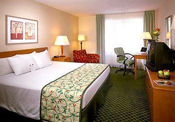 Hotel Fairfield & Cherry Creek