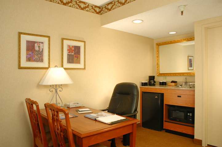 Embassy By Hilton Park Hotel Denver
