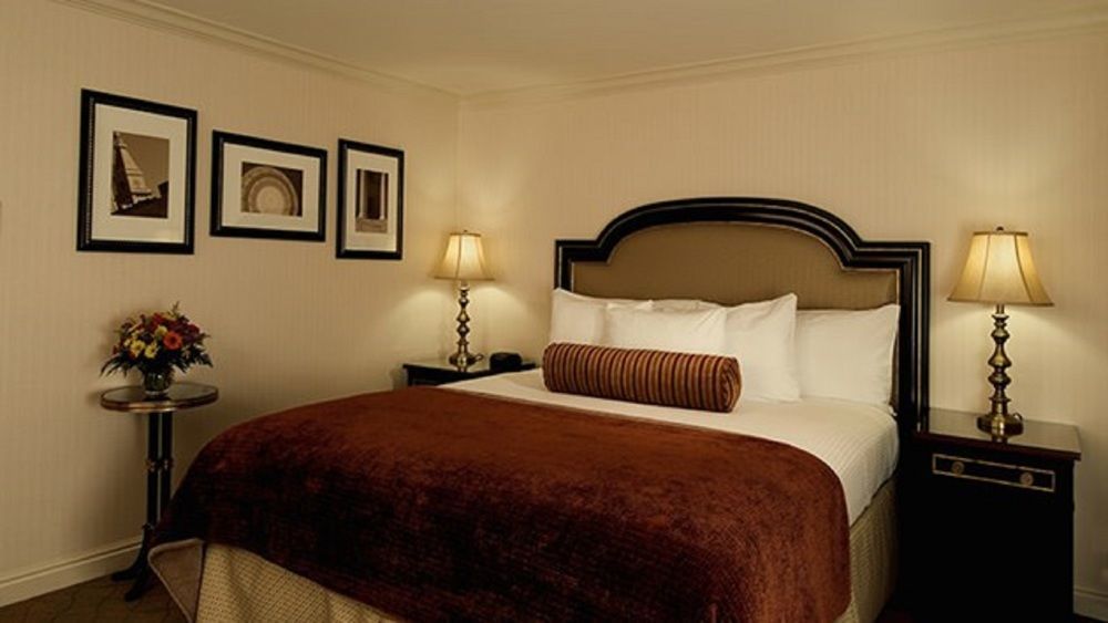 Warwick Hotel 4*