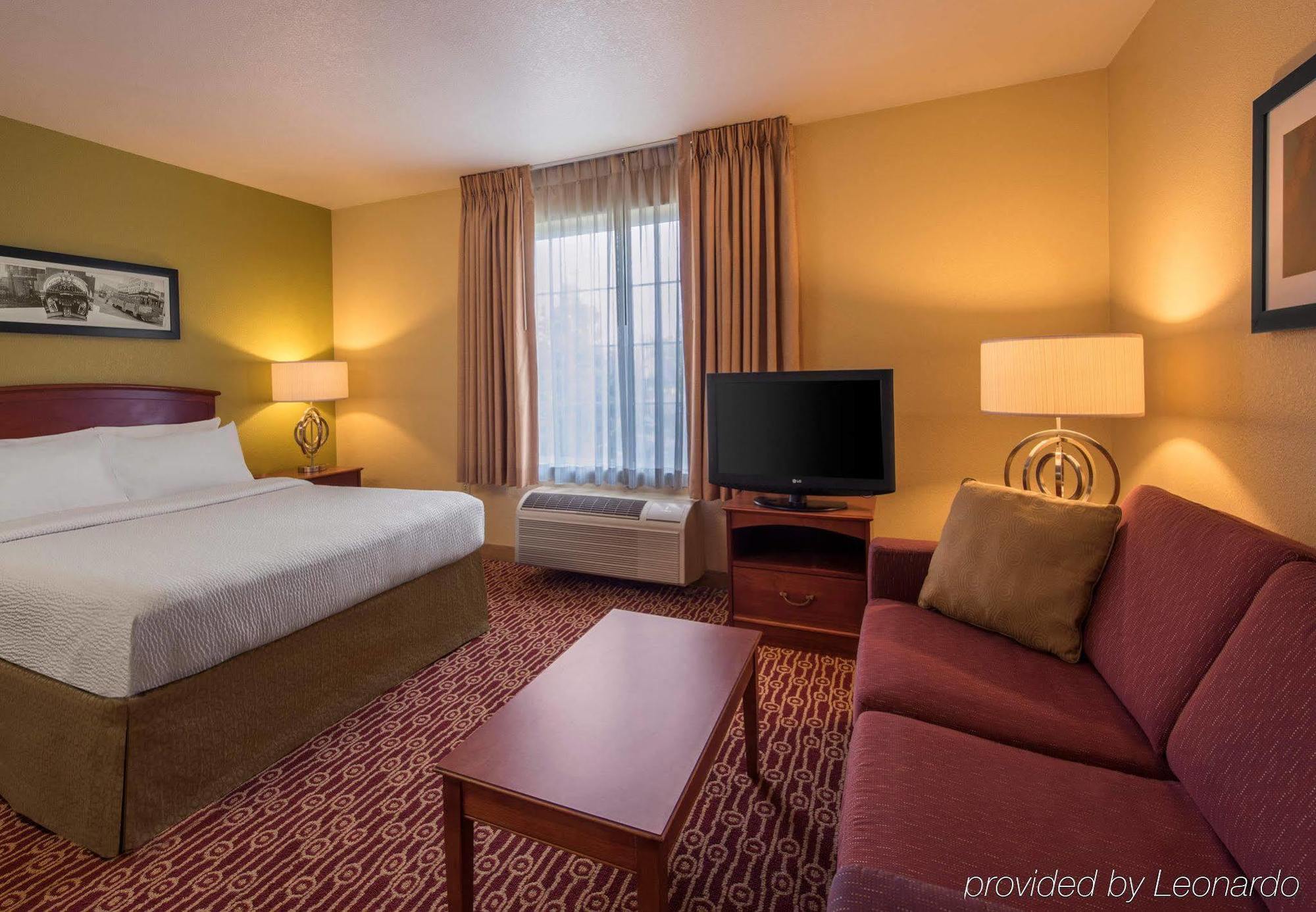 Suburban Tech Center Hotel 3*