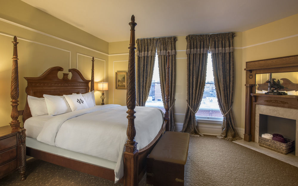 The Oxford 4* Denver
