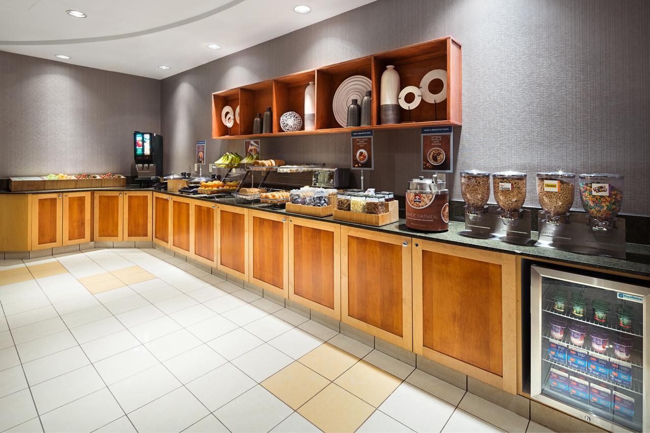 Springhill By Marriott Airport 3*