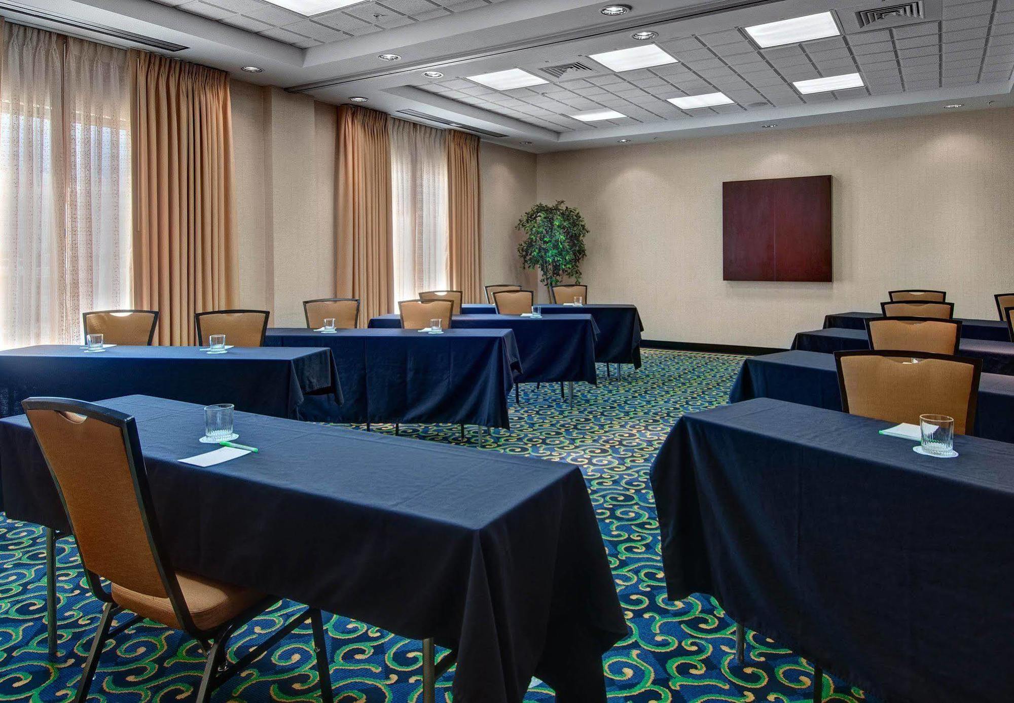 Springhill By Marriott Airport Hotel 3*