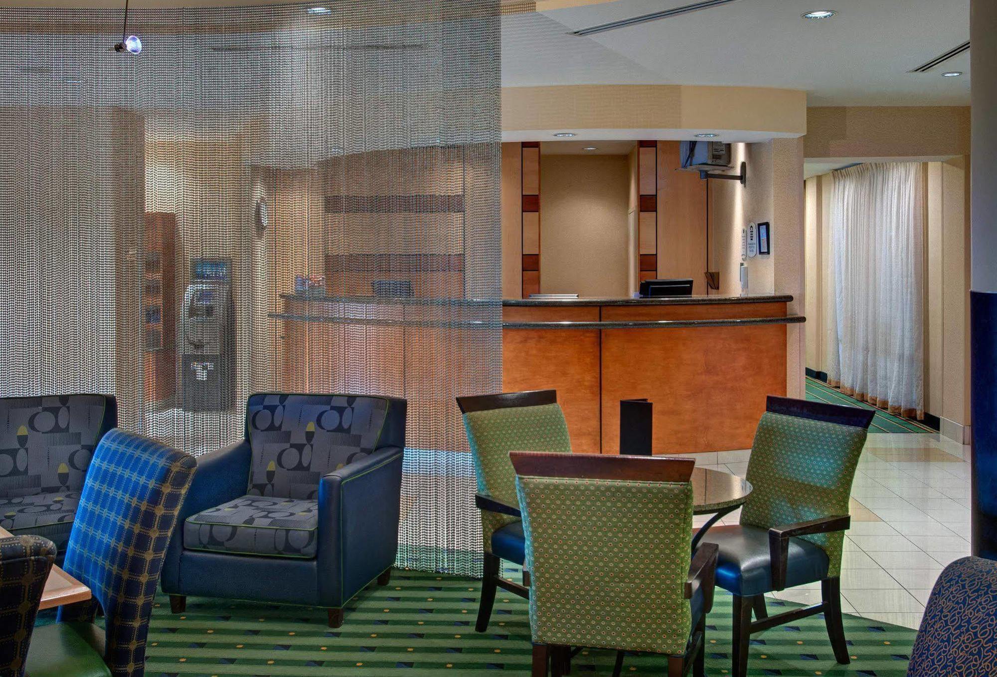 Springhill By Marriott Airport 3*