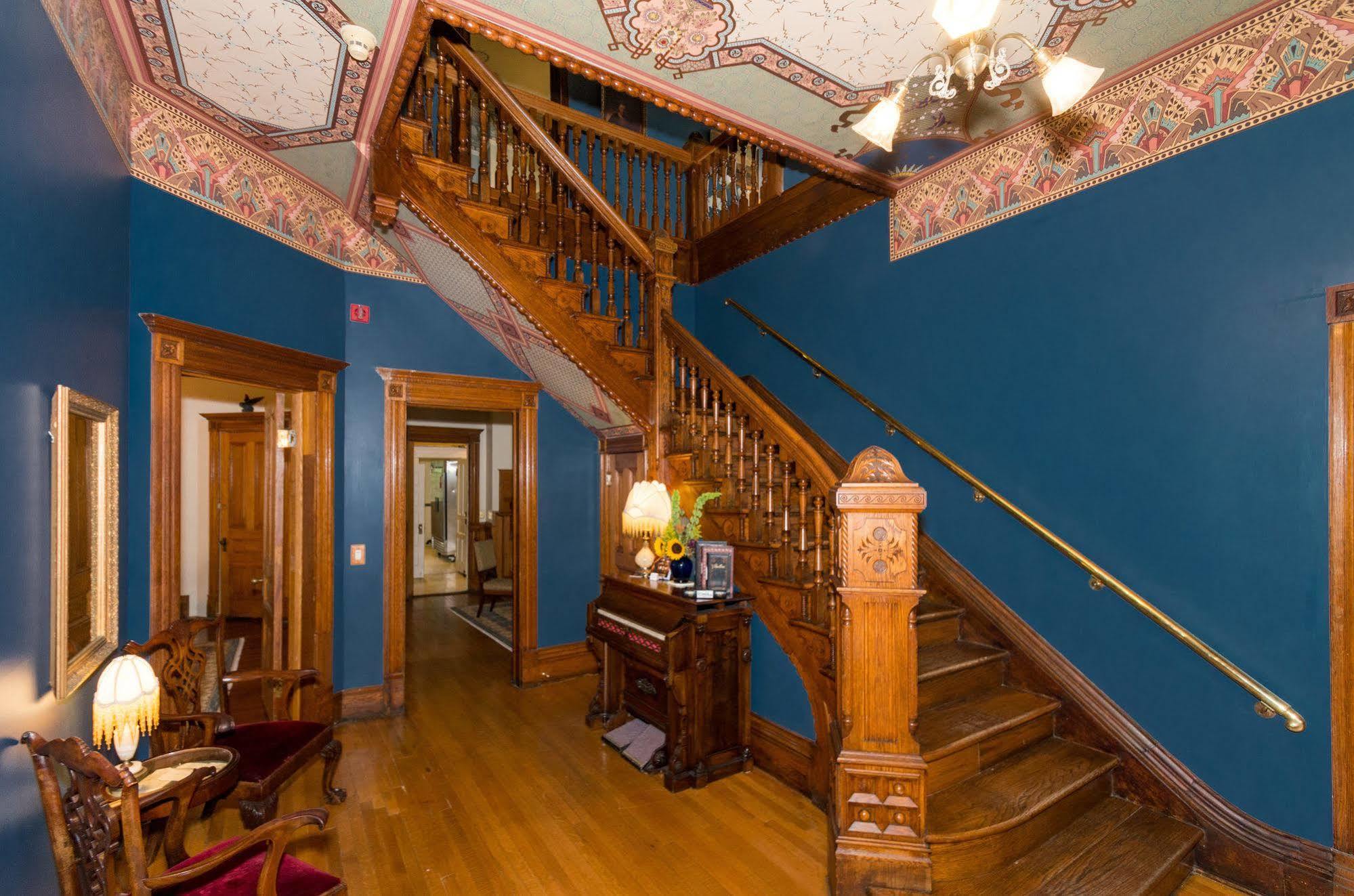 Lumber Baron And Gardens Bed & Breakfast