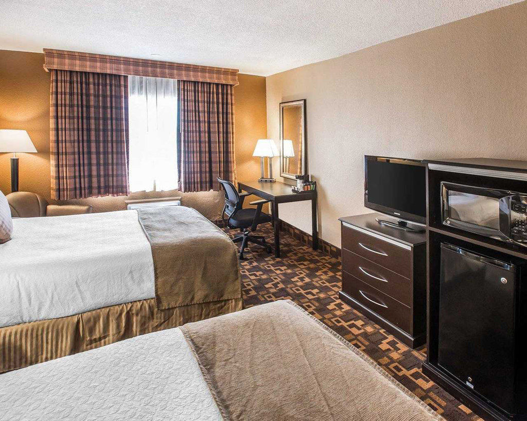 Quality & Stapleton Hotel