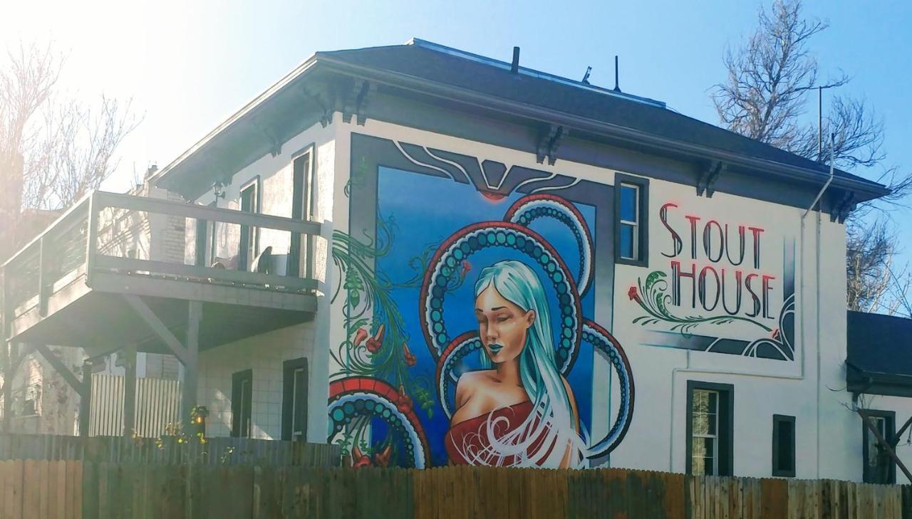 Stout House Bed & Breakfast *