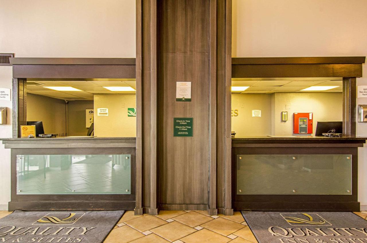 Quality & Stapleton Hotel 3*